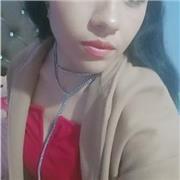 Profesora imparte clases para niños y niñas hasta los 10 años